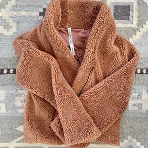 ALO Yoga Cozy Up Sherpa Jacket ROSEWATER SMALL